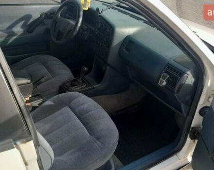 Белый Фольксваген Пассат, объемом двигателя 1.8 л и пробегом 300 тыс. км за 1600 $, фото 29 на Automoto.ua