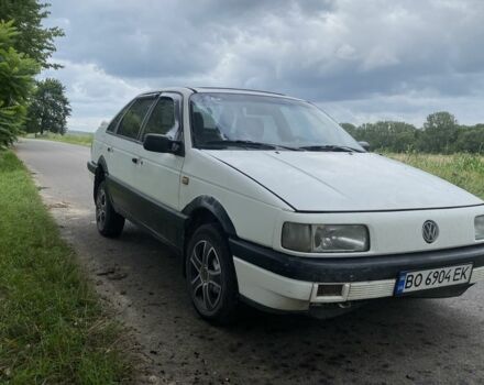 Білий Фольксваген Пассат, об'ємом двигуна 1.8 л та пробігом 300 тис. км за 900 $, фото 1 на Automoto.ua