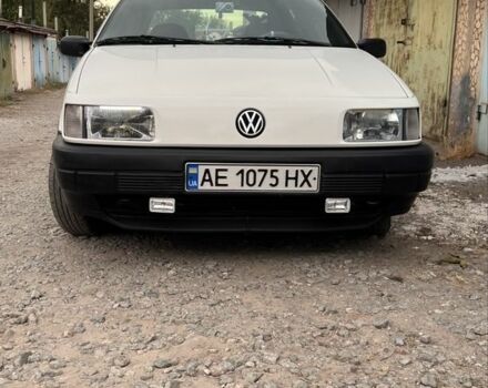 Белый Фольксваген Пассат, объемом двигателя 1.8 л и пробегом 437 тыс. км за 2650 $, фото 2 на Automoto.ua