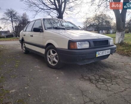 Белый Фольксваген Пассат, объемом двигателя 0 л и пробегом 400 тыс. км за 650 $, фото 3 на Automoto.ua