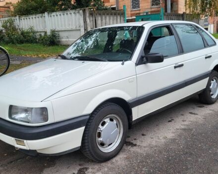 Белый Фольксваген Пассат, объемом двигателя 1.6 л и пробегом 173 тыс. км за 2800 $, фото 1 на Automoto.ua