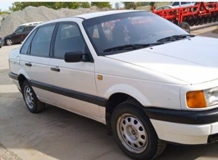 Белый Фольксваген Пассат, объемом двигателя 1 л и пробегом 460 тыс. км за 110 $, фото 2 на Automoto.ua