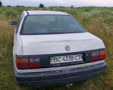 Белый Фольксваген Пассат, объемом двигателя 1.6 л и пробегом 473 тыс. км за 1800 $, фото 4 на Automoto.ua