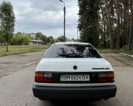 Белый Фольксваген Пассат, объемом двигателя 1.6 л и пробегом 125 тыс. км за 1250 $, фото 2 на Automoto.ua