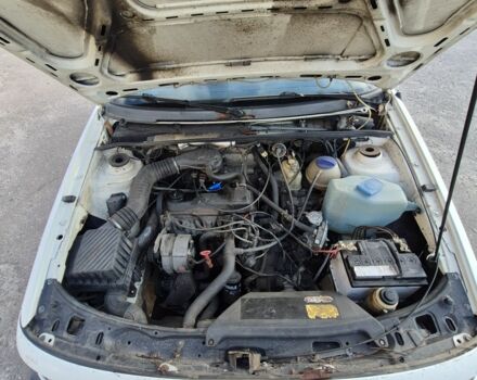 Белый Фольксваген Пассат, объемом двигателя 1.8 л и пробегом 375 тыс. км за 1665 $, фото 3 на Automoto.ua