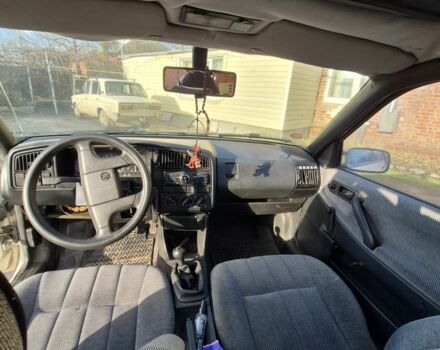 Белый Фольксваген Пассат, объемом двигателя 1.8 л и пробегом 375 тыс. км за 1665 $, фото 6 на Automoto.ua