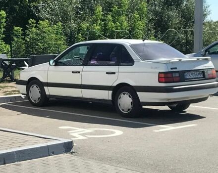 Белый Фольксваген Пассат, объемом двигателя 2 л и пробегом 1000 тыс. км за 2300 $, фото 2 на Automoto.ua