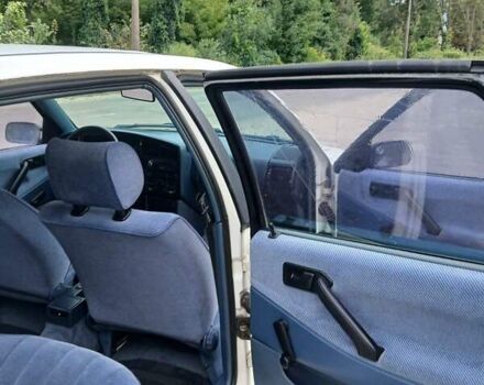 Білий Фольксваген Пассат, об'ємом двигуна 1.8 л та пробігом 300 тис. км за 2300 $, фото 8 на Automoto.ua