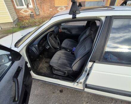 Белый Фольксваген Пассат, объемом двигателя 1.8 л и пробегом 375 тыс. км за 1665 $, фото 4 на Automoto.ua