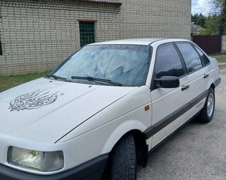 Білий Фольксваген Пассат, об'ємом двигуна 1.8 л та пробігом 300 тис. км за 2300 $, фото 1 на Automoto.ua
