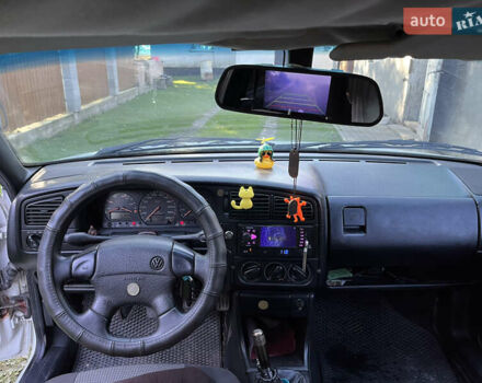 Белый Фольксваген Пассат, объемом двигателя 1.6 л и пробегом 435 тыс. км за 2250 $, фото 4 на Automoto.ua