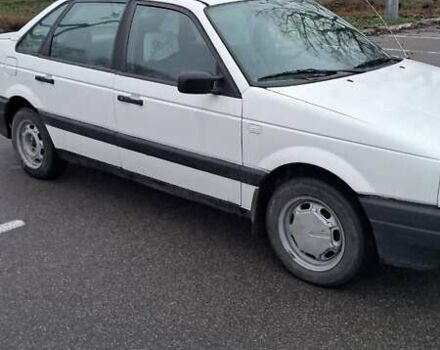 Белый Фольксваген Пассат, объемом двигателя 1.8 л и пробегом 350 тыс. км за 1700 $, фото 6 на Automoto.ua