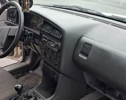 Белый Фольксваген Пассат, объемом двигателя 1.8 л и пробегом 350 тыс. км за 1700 $, фото 5 на Automoto.ua