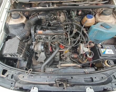 Белый Фольксваген Пассат, объемом двигателя 1.8 л и пробегом 410 тыс. км за 2500 $, фото 19 на Automoto.ua