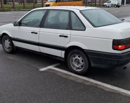 Белый Фольксваген Пассат, объемом двигателя 1.8 л и пробегом 350 тыс. км за 1700 $, фото 2 на Automoto.ua