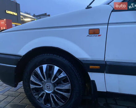 Белый Фольксваген Пассат, объемом двигателя 1.78 л и пробегом 401 тыс. км за 2000 $, фото 2 на Automoto.ua