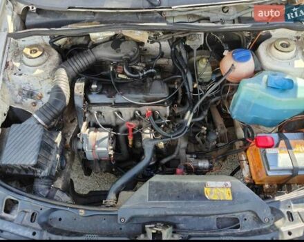 Белый Фольксваген Пассат, объемом двигателя 1.8 л и пробегом 600 тыс. км за 1000 $, фото 6 на Automoto.ua