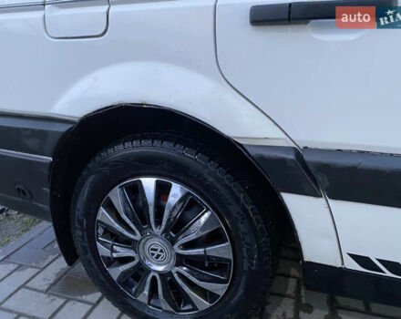 Белый Фольксваген Пассат, объемом двигателя 1.78 л и пробегом 401 тыс. км за 2000 $, фото 4 на Automoto.ua