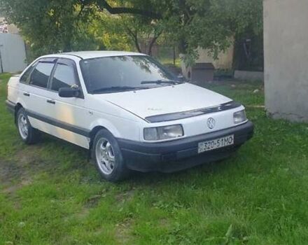 Белый Фольксваген Пассат, объемом двигателя 1.8 л и пробегом 330 тыс. км за 1200 $, фото 3 на Automoto.ua