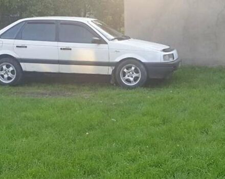 Белый Фольксваген Пассат, объемом двигателя 1.8 л и пробегом 330 тыс. км за 1200 $, фото 1 на Automoto.ua