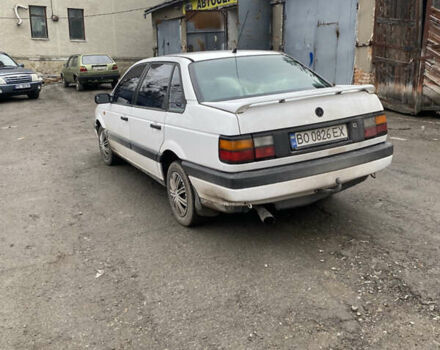 Белый Фольксваген Пассат, объемом двигателя 2 л и пробегом 300 тыс. км за 1500 $, фото 3 на Automoto.ua