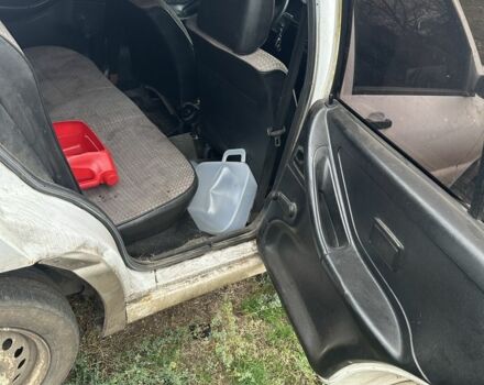 Белый Фольксваген Пассат, объемом двигателя 1.9 л и пробегом 123 тыс. км за 287 $, фото 4 на Automoto.ua