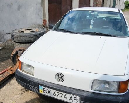 Белый Фольксваген Пассат, объемом двигателя 1.8 л и пробегом 300 тыс. км за 1200 $, фото 1 на Automoto.ua