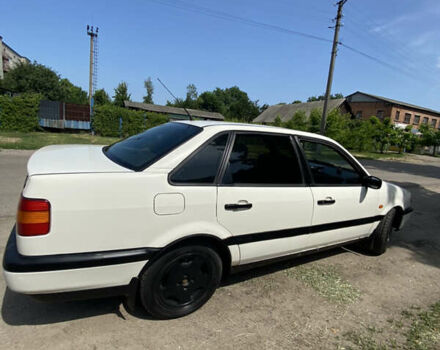 Белый Фольксваген Пассат, объемом двигателя 1.78 л и пробегом 422 тыс. км за 2300 $, фото 4 на Automoto.ua