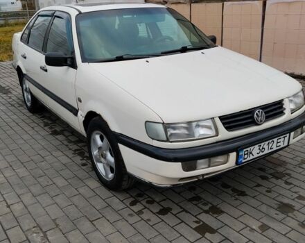 Белый Фольксваген Пассат, объемом двигателя 2 л и пробегом 400 тыс. км за 2100 $, фото 7 на Automoto.ua