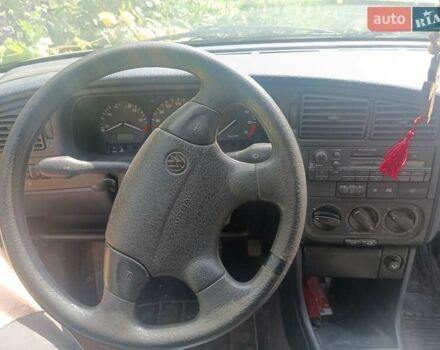 Белый Фольксваген Пассат, объемом двигателя 1.78 л и пробегом 150 тыс. км за 2600 $, фото 1 на Automoto.ua