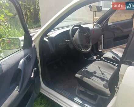 Белый Фольксваген Пассат, объемом двигателя 1.78 л и пробегом 150 тыс. км за 2600 $, фото 3 на Automoto.ua