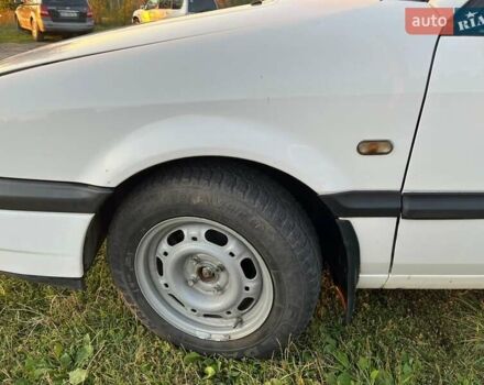 Белый Фольксваген Пассат, объемом двигателя 1.8 л и пробегом 367 тыс. км за 2850 $, фото 3 на Automoto.ua