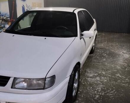 Белый Фольксваген Пассат, объемом двигателя 2 л и пробегом 220 тыс. км за 1800 $, фото 5 на Automoto.ua