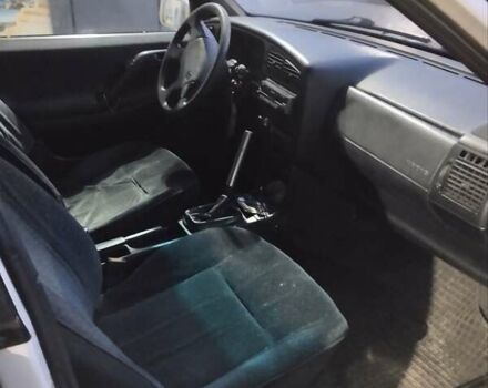 Белый Фольксваген Пассат, объемом двигателя 2 л и пробегом 220 тыс. км за 1800 $, фото 3 на Automoto.ua