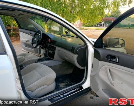 Білий Фольксваген Пассат, об'ємом двигуна 1.6 л та пробігом 0 тис. км за 2599 $, фото 5 на Automoto.ua