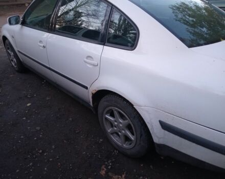 Белый Фольксваген Пассат, объемом двигателя 1.8 л и пробегом 277 тыс. км за 2000 $, фото 3 на Automoto.ua