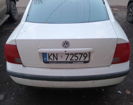 Белый Фольксваген Пассат, объемом двигателя 1.8 л и пробегом 277 тыс. км за 2000 $, фото 4 на Automoto.ua