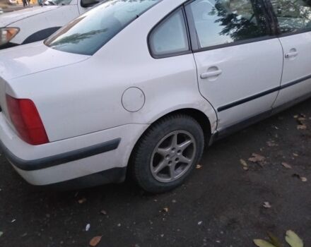 Белый Фольксваген Пассат, объемом двигателя 1.8 л и пробегом 277 тыс. км за 2000 $, фото 2 на Automoto.ua