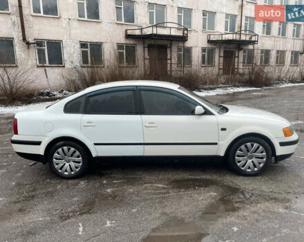 Белый Фольксваген Пассат, объемом двигателя 1.6 л и пробегом 306 тыс. км за 3200 $, фото 3 на Automoto.ua