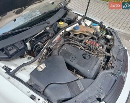 Белый Фольксваген Пассат, объемом двигателя 1.8 л и пробегом 323 тыс. км за 2799 $, фото 15 на Automoto.ua