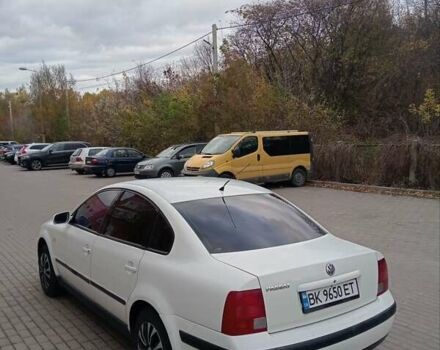 Белый Фольксваген Пассат, объемом двигателя 1.8 л и пробегом 324 тыс. км за 2100 $, фото 11 на Automoto.ua