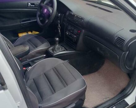 Белый Фольксваген Пассат, объемом двигателя 1.8 л и пробегом 324 тыс. км за 2100 $, фото 16 на Automoto.ua