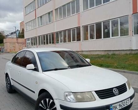 Белый Фольксваген Пассат, объемом двигателя 1.8 л и пробегом 323 тыс. км за 2799 $, фото 8 на Automoto.ua