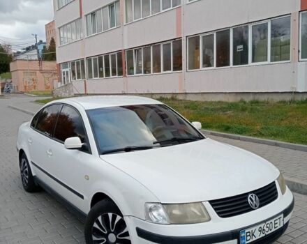 Белый Фольксваген Пассат, объемом двигателя 0 л и пробегом 320 тыс. км за 2650 $, фото 2 на Automoto.ua