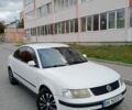 Белый Фольксваген Пассат, объемом двигателя 0 л и пробегом 320 тыс. км за 2650 $, фото 2 на Automoto.ua