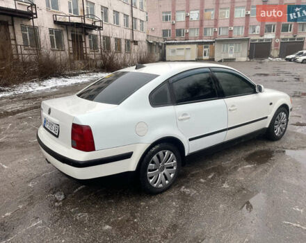 Белый Фольксваген Пассат, объемом двигателя 1.6 л и пробегом 306 тыс. км за 3200 $, фото 4 на Automoto.ua