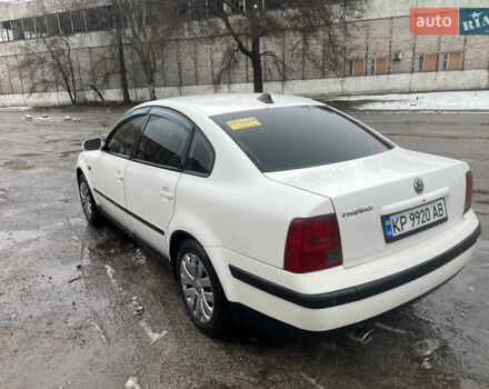Белый Фольксваген Пассат, объемом двигателя 1.6 л и пробегом 306 тыс. км за 3200 $, фото 6 на Automoto.ua