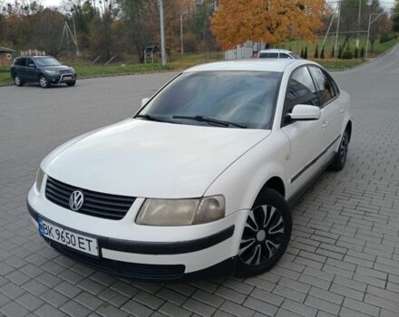 Белый Фольксваген Пассат, объемом двигателя 0 л и пробегом 320 тыс. км за 2650 $, фото 1 на Automoto.ua