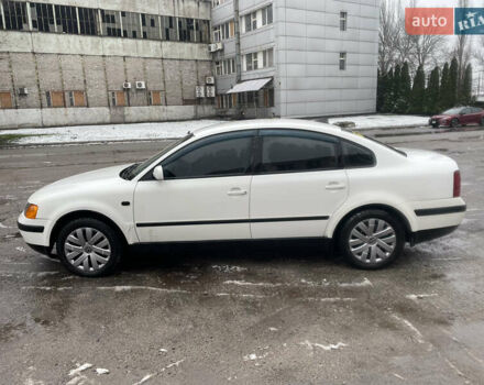 Белый Фольксваген Пассат, объемом двигателя 1.6 л и пробегом 306 тыс. км за 3200 $, фото 8 на Automoto.ua