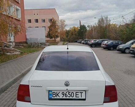 Белый Фольксваген Пассат, объемом двигателя 1.8 л и пробегом 323 тыс. км за 2799 $, фото 10 на Automoto.ua